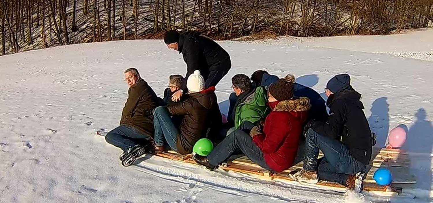 Team Schlitten bauen